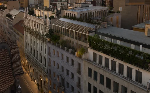 Durini 15, edificio direzionale in via Durini nel centro di Milano